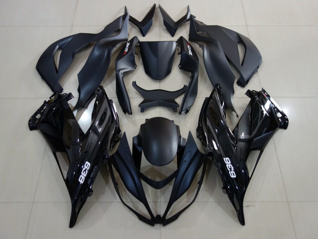 Logotipo 636 Negro Brillante 07-08 ZX6R Carenado Logotipo 636 Negro Brillante 07-08 ZX6R Carenado