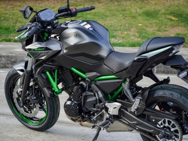 Descuento Carenados Moto Kawasaki Ninja Z650 2020-2023 - Negro Verde