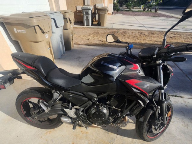 Descuento Carenados Moto Kawasaki Ninja Z650 2020-2023 - Negro Rojo