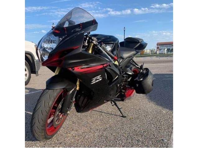 Descuento Carenados Moto Suzuki GSXR 600 / GSXR 750 2011-2024 - Negro Gris Rojo Línea