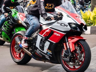Descuento Carenados Moto Kawasaki ZX10R 2021-2025 - Blanco Rojo Negro