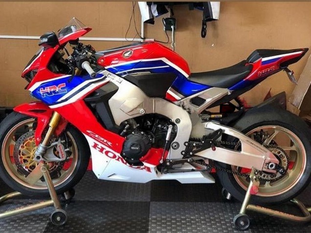 Descuento Carenados Moto Honda CBR1000RR 2017-2023 - Blanco Rojo Azul Negro HRC