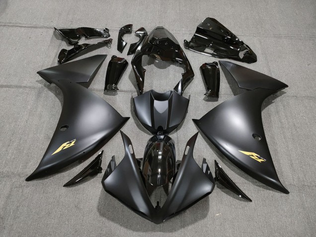 Negro & Oro 09-11 R1 Carenado Negro & Oro 09-11 R1 Carenado